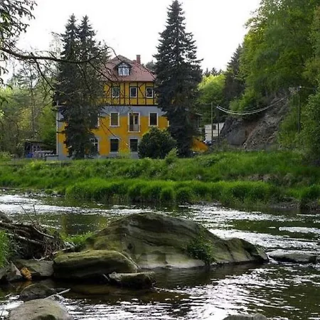 Rotschoenberg Im Tal Der Freiberger Mulde * Großschirma