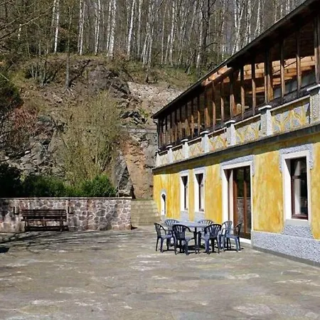 Rotschoenberg Im Tal Der Freiberger Mulde * Großschirma