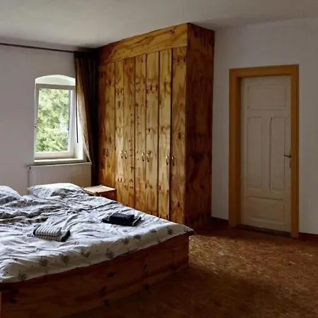 Rotschoenberg Im Tal Der Freiberger Mulde *